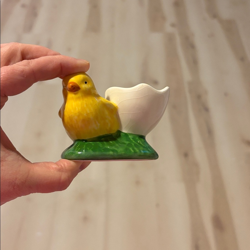 Bordallo Pinheiro Chickie Egg Cup - Picture 4 of 4